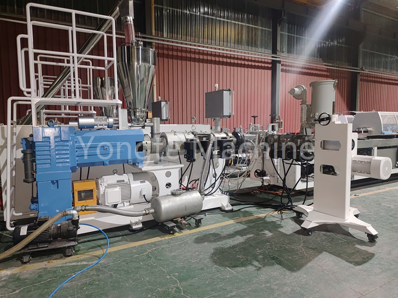 Co-Extrusion WPC Decking Production Machine